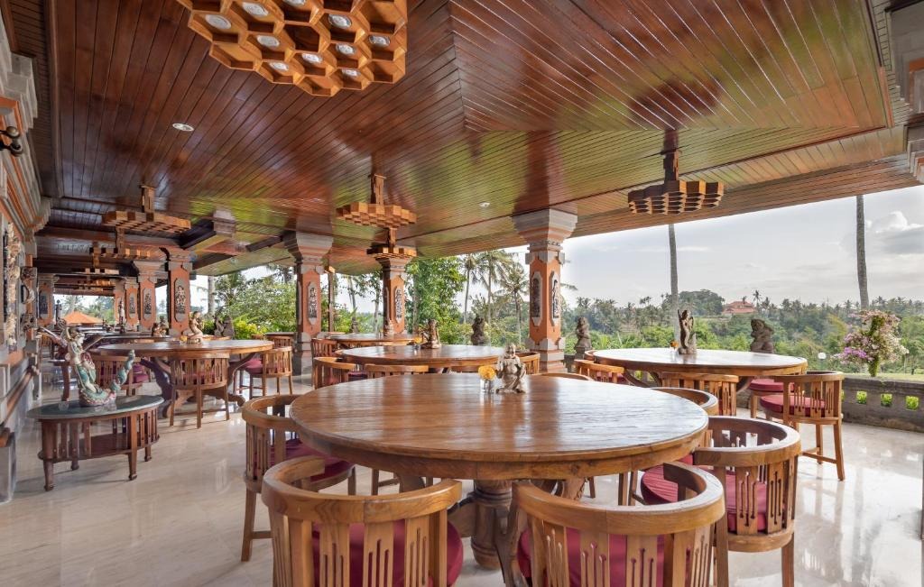 هتل سوان پارادایس